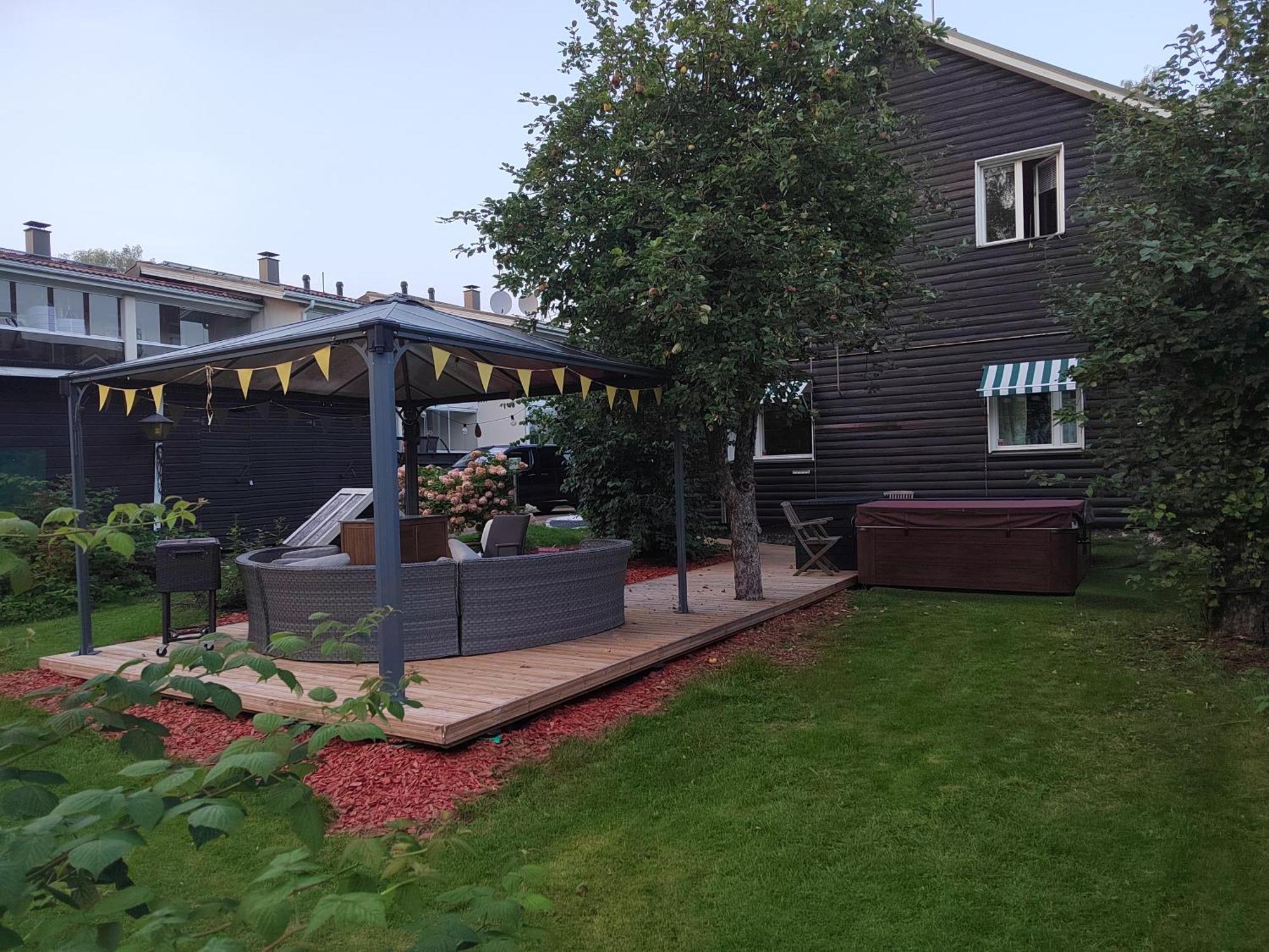 Relax & Recharge - A Unique Suite With A Touch Of Luxury - Hot Tub And Sauna Inspired Decor #Not A Real Sauna# Easy City Access - Direct Train 15 Min To City Helsinki Exterior foto